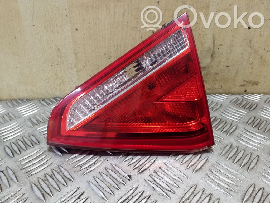 Audi A5 8T 8F Lampă spate în capacul portbagajului 
