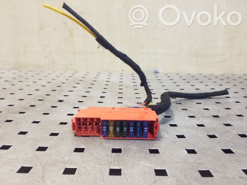 Modul siguranțe   4F1941824B