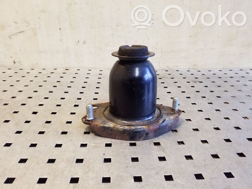 Toyota Corolla E120 E130 Staffa di rinforzo per l’ammortizzatore anteriore 