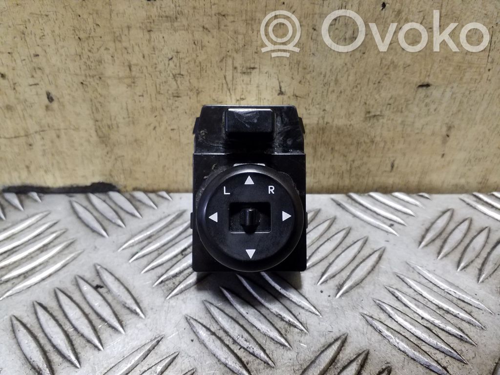 KIA Sorento Wing mirror switch 