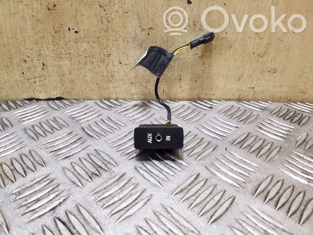 BMW X3 E83 AUX in-socket connector 
