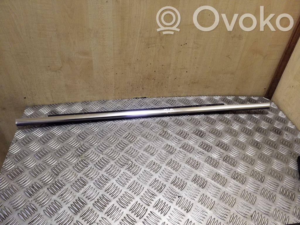 Audi Q5 SQ5 8R Verkleidung Türfenster Türscheibe hinten 