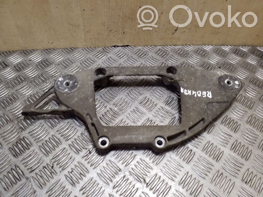 Audi A4 S4 B8 8K Galinio reduktoriaus kronšteinas 