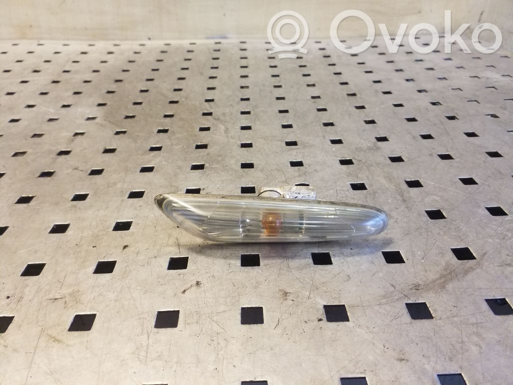 BMW X1 E84 Front fender indicator light 