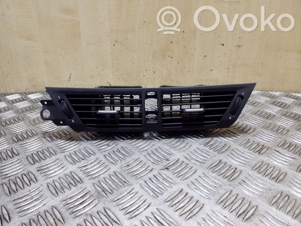 BMW X1 E84 Rejilla de ventilación central del panel 
