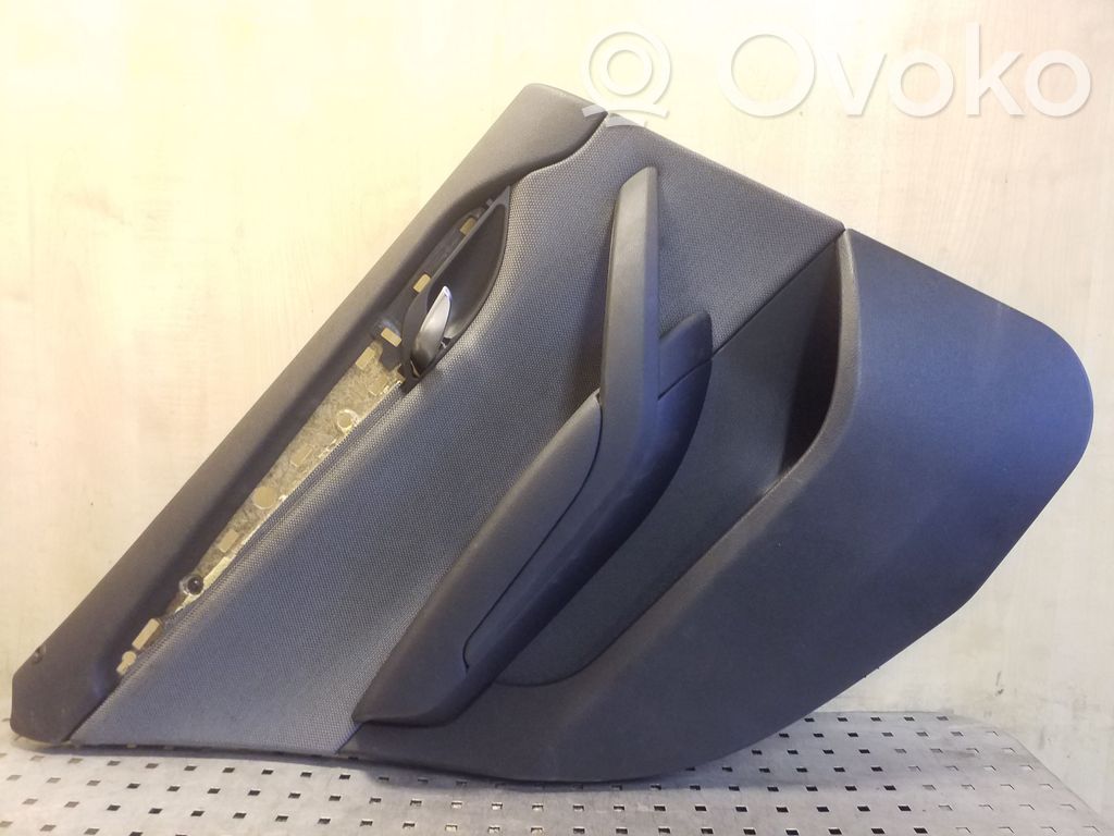 BMW X1 E84 Takaoven verhoilu 