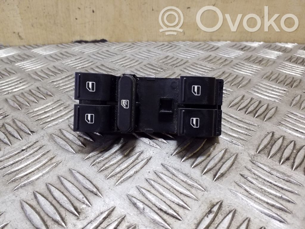 Comutator comandă geamuri electrice   1Z0959858B
