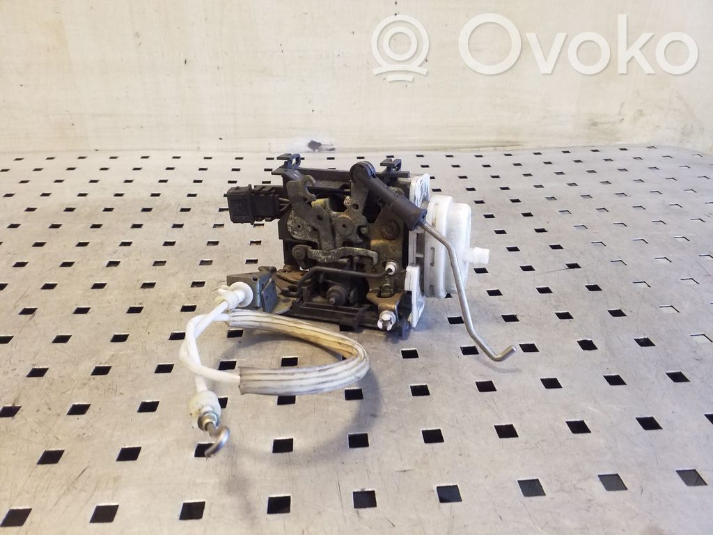 Audi A6 S6 C4 4A Etuoven lukko 
