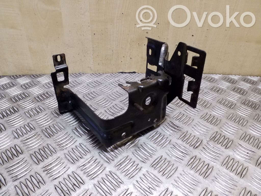 Citroen DS4 ABS pump bracket 