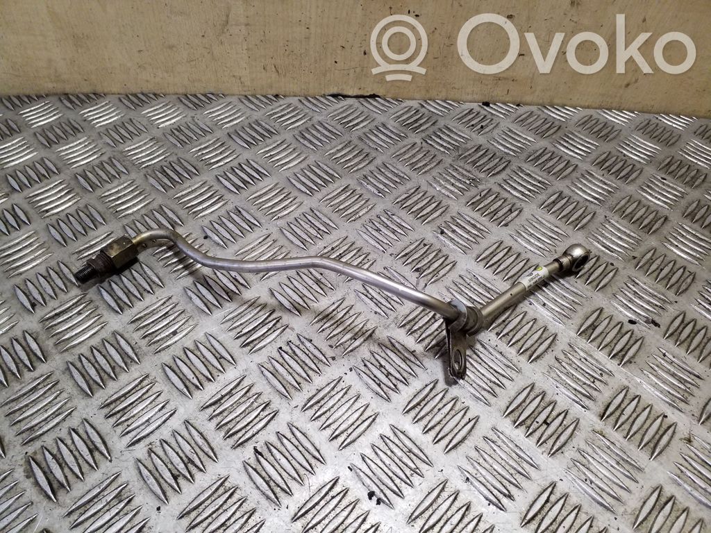 Volkswagen PASSAT B8 Tubo flessibile mandata olio del turbocompressore turbo