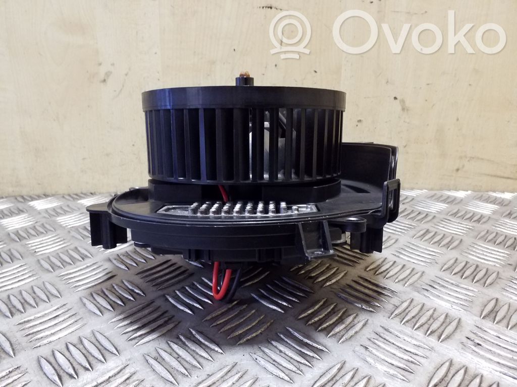 Volkswagen PASSAT B8 Ventola riscaldamento/ventilatore abitacolo 