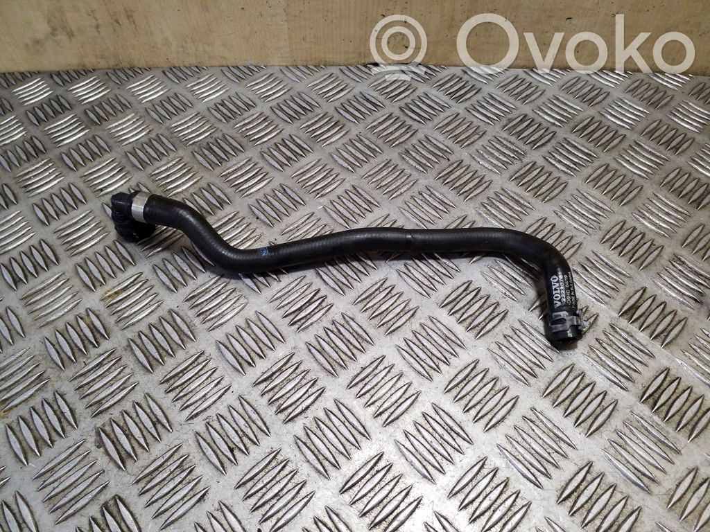 Volvo XC90 Conductă/furtun lichid de răcire motor 