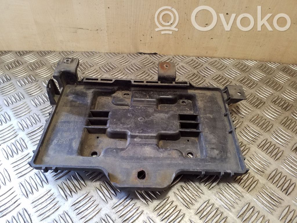 Akun alusta   371502P100