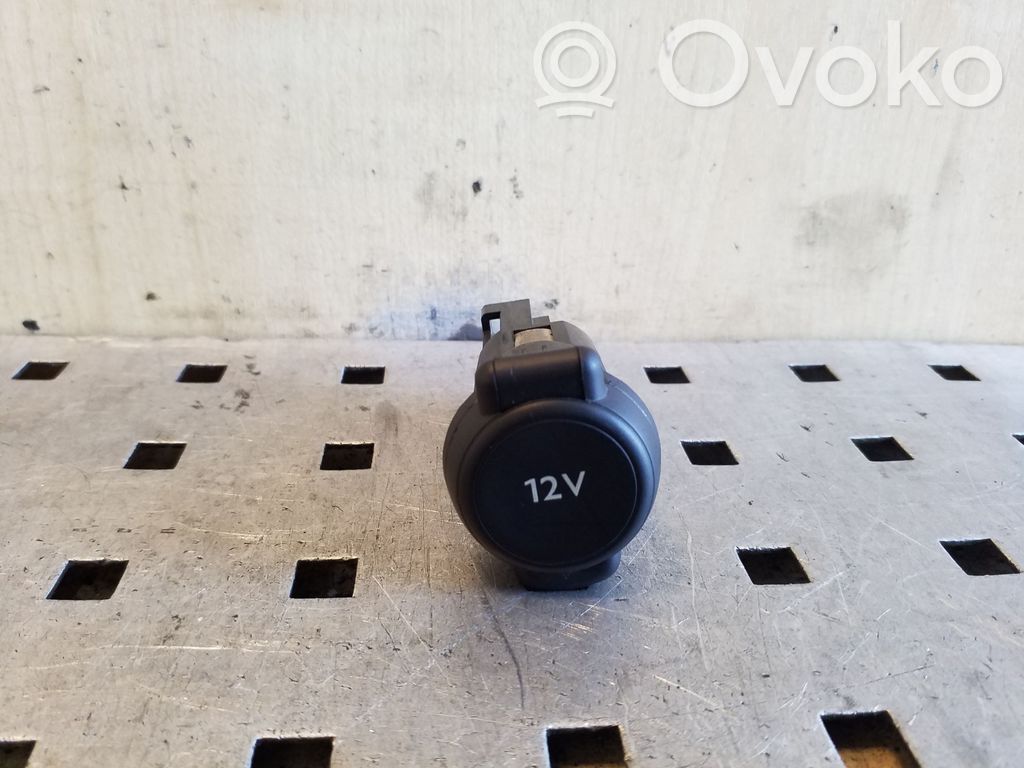 Citroen C4 Grand Picasso 12 V Socket (front) 