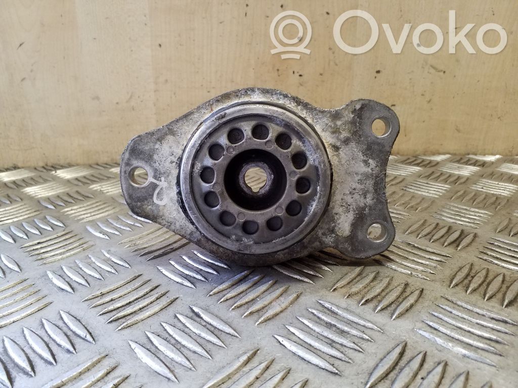 BMW 5 GT F07 Staffa di rinforzo per l’ammortizzatore anteriore 