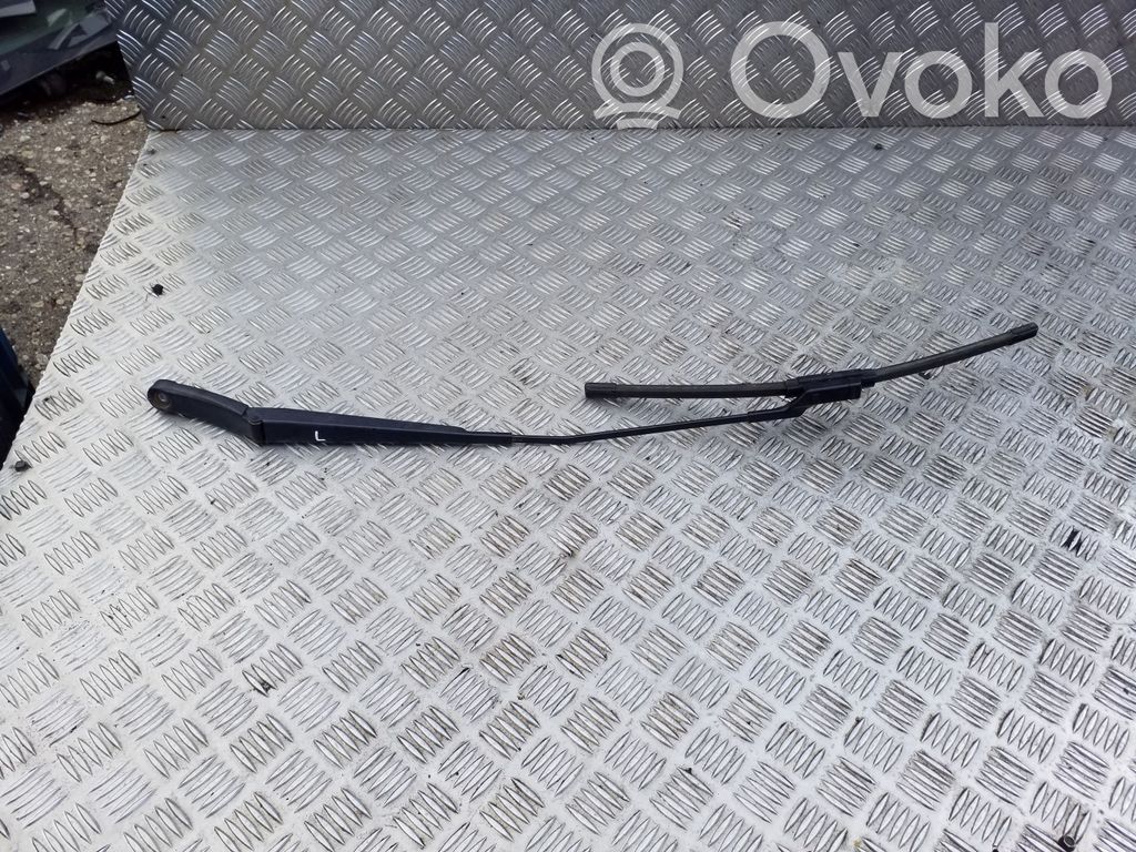 Volkswagen PASSAT CC Braccio della spazzola tergicristallo anteriore