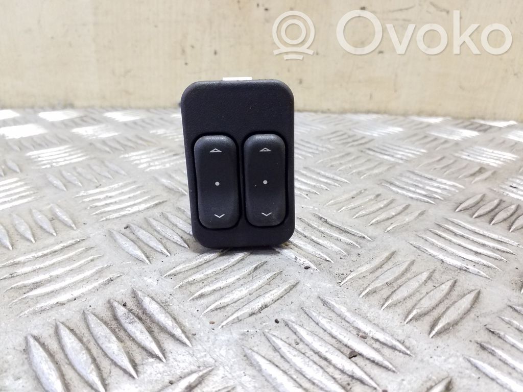 Opel Meriva A Interruttore di controllo dell’alzacristalli elettrico