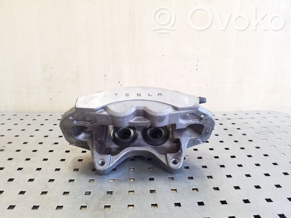 Tesla Model 3 Передний суппорт 