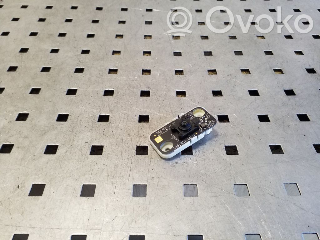 Tesla Model 3 Windshield/windscreen camera 
