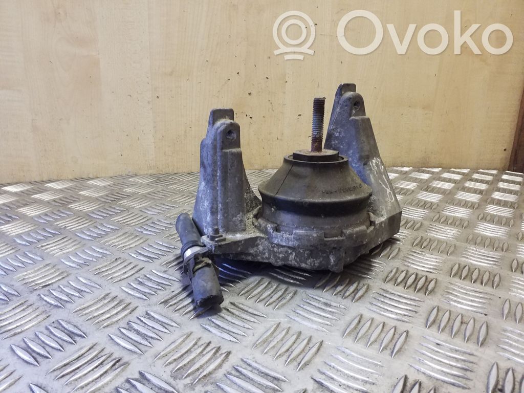 Engine mount bracket   4A0199352