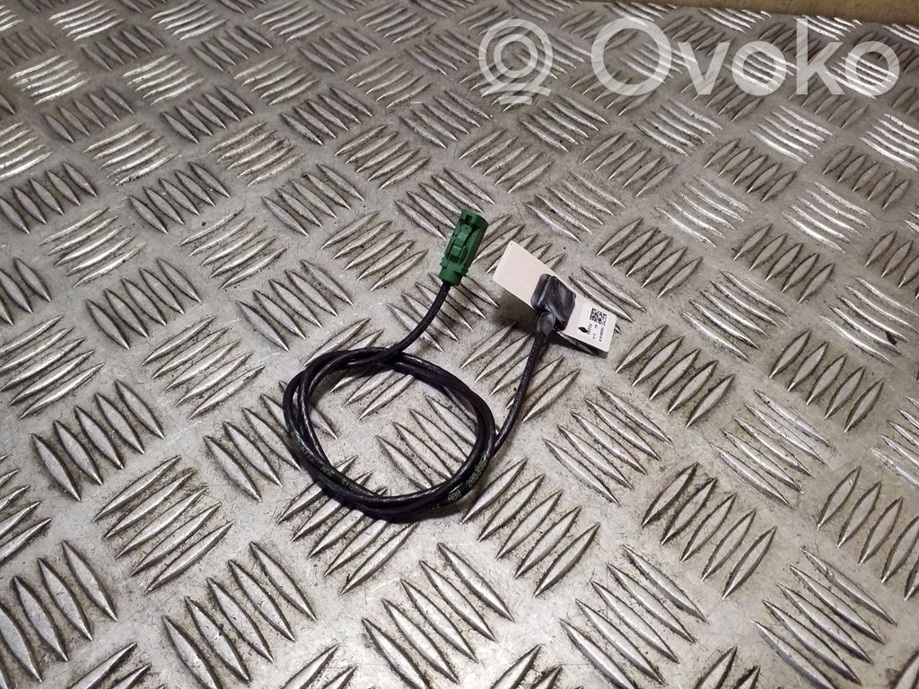 Tesla Model S Antena bluetooth 