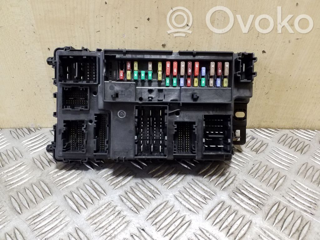 Ford Mondeo MK V Ramka / Moduł bezpieczników 