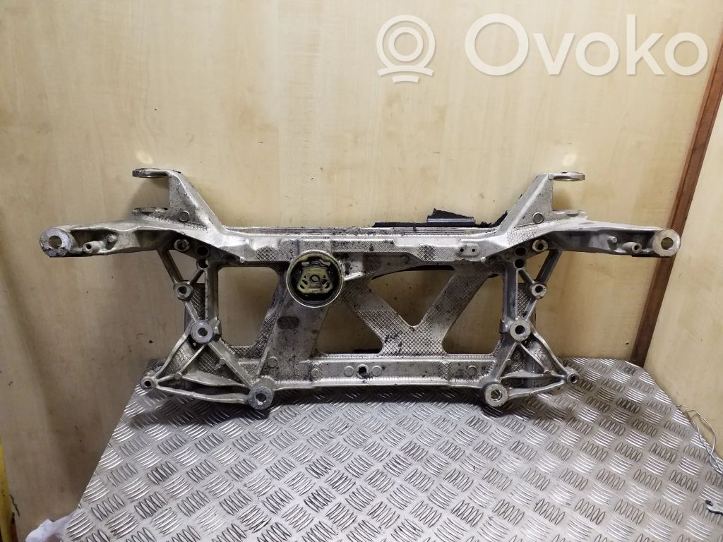 Audi A3 S3 8V Priekinis traversas 