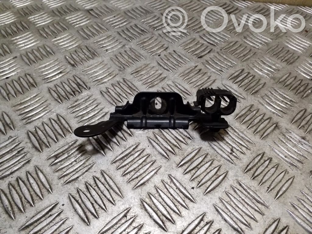 Volvo V40 Batteriehalterung 