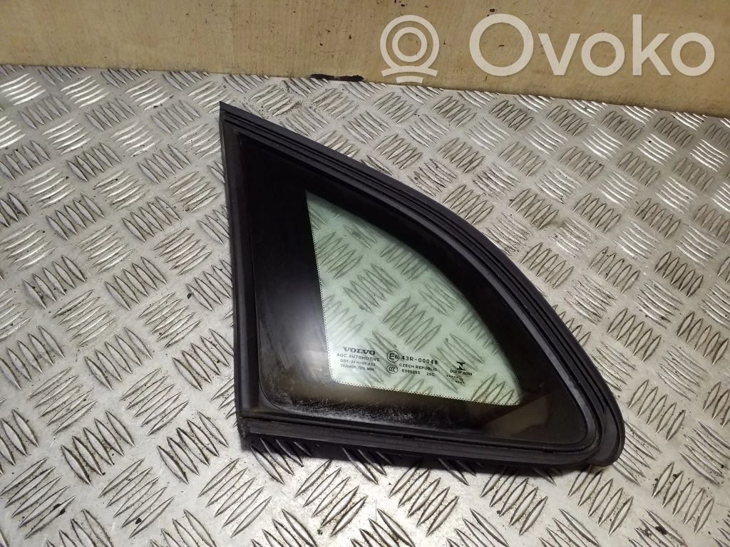 Volvo V40 Geam lateral spate 