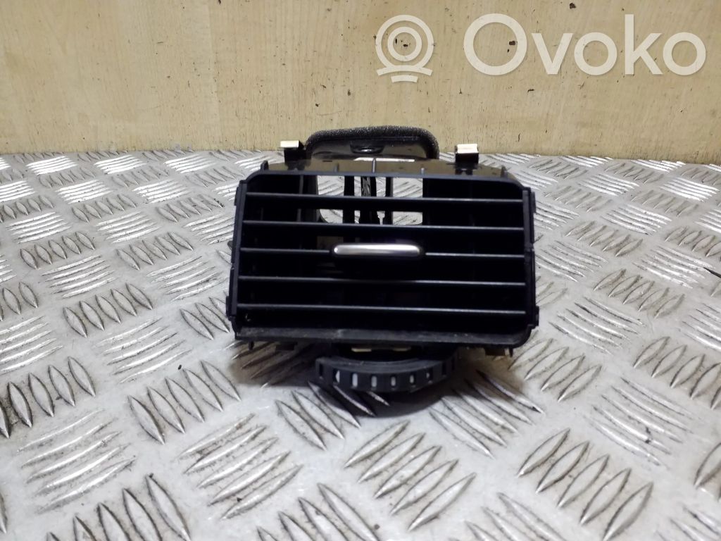 Volkswagen Touareg II Grilă ventilație/ramă laterală bord 