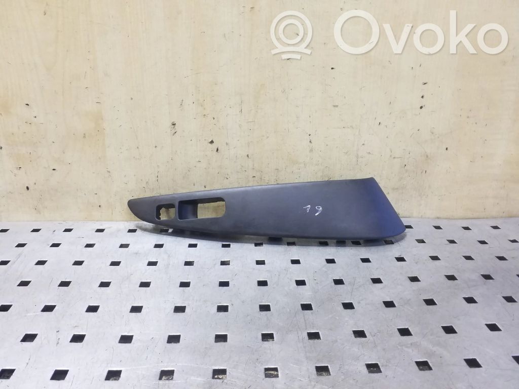 Hyundai ix35 Rear door window switch trim 