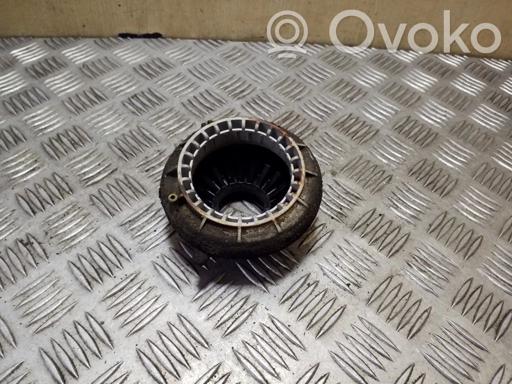 Land Rover Freelander 2 - LR2 Górne mocowanie amortyzatora przedniego 