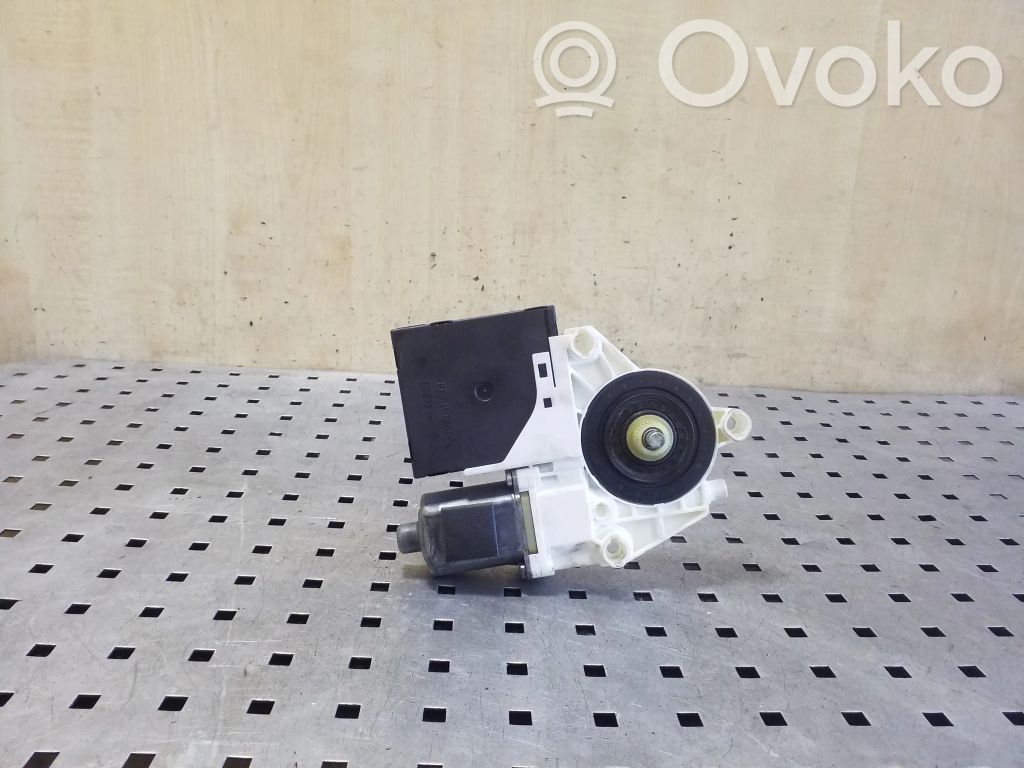 Audi A3 S3 8P Silnik regulatora szyby drzwi przednich 