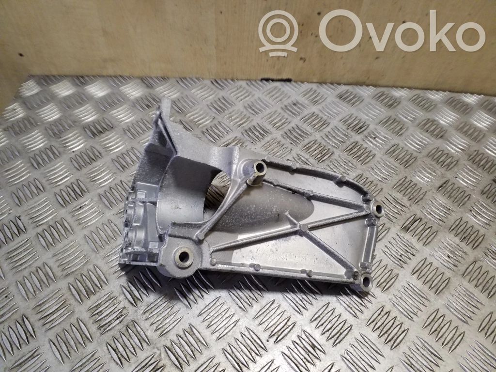 Volvo XC90 Supporto di montaggio scatola del cambio