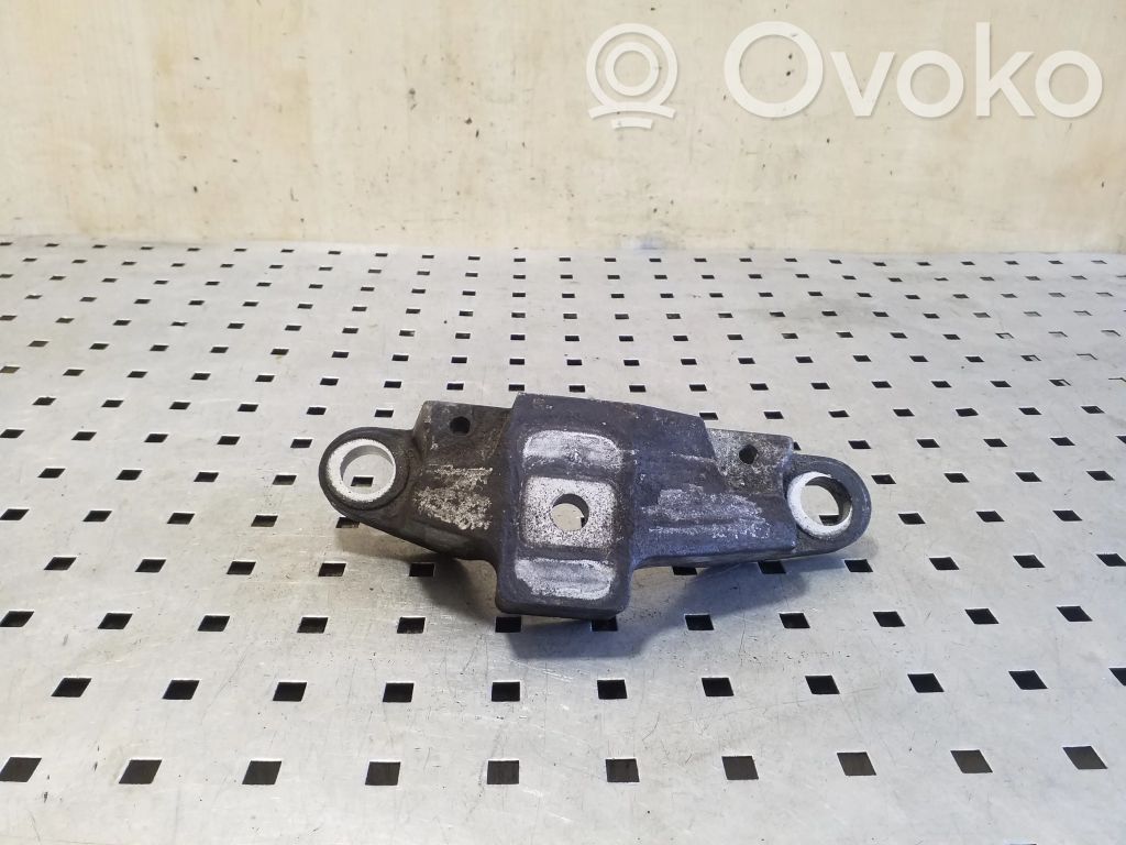Engine mounting bracket   G2769100