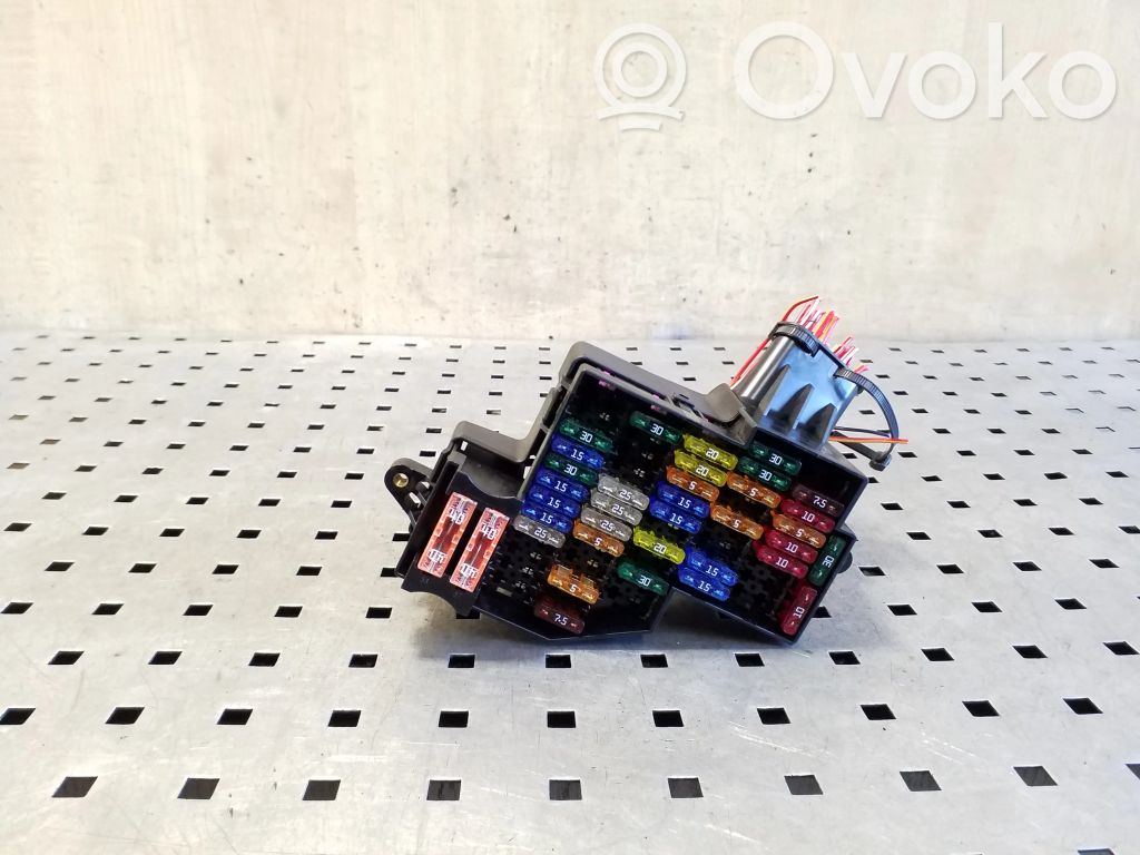 Porsche Cayenne (92A) Fuse module 