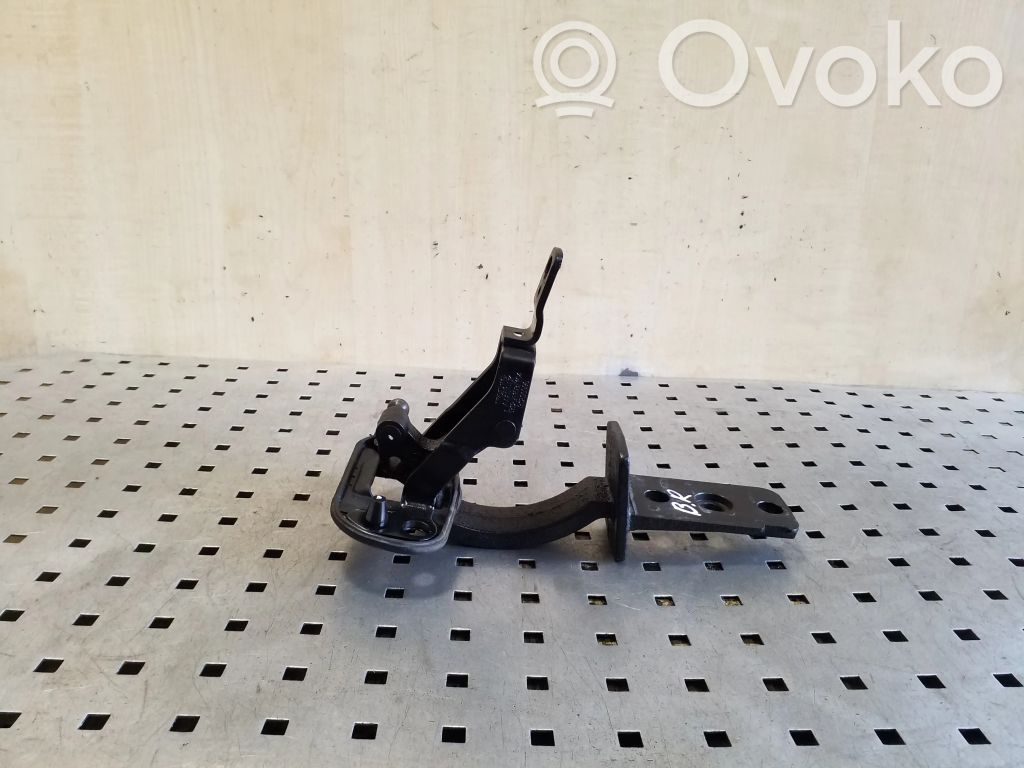 Volvo XC70 Tailgate/trunk/boot hinge 