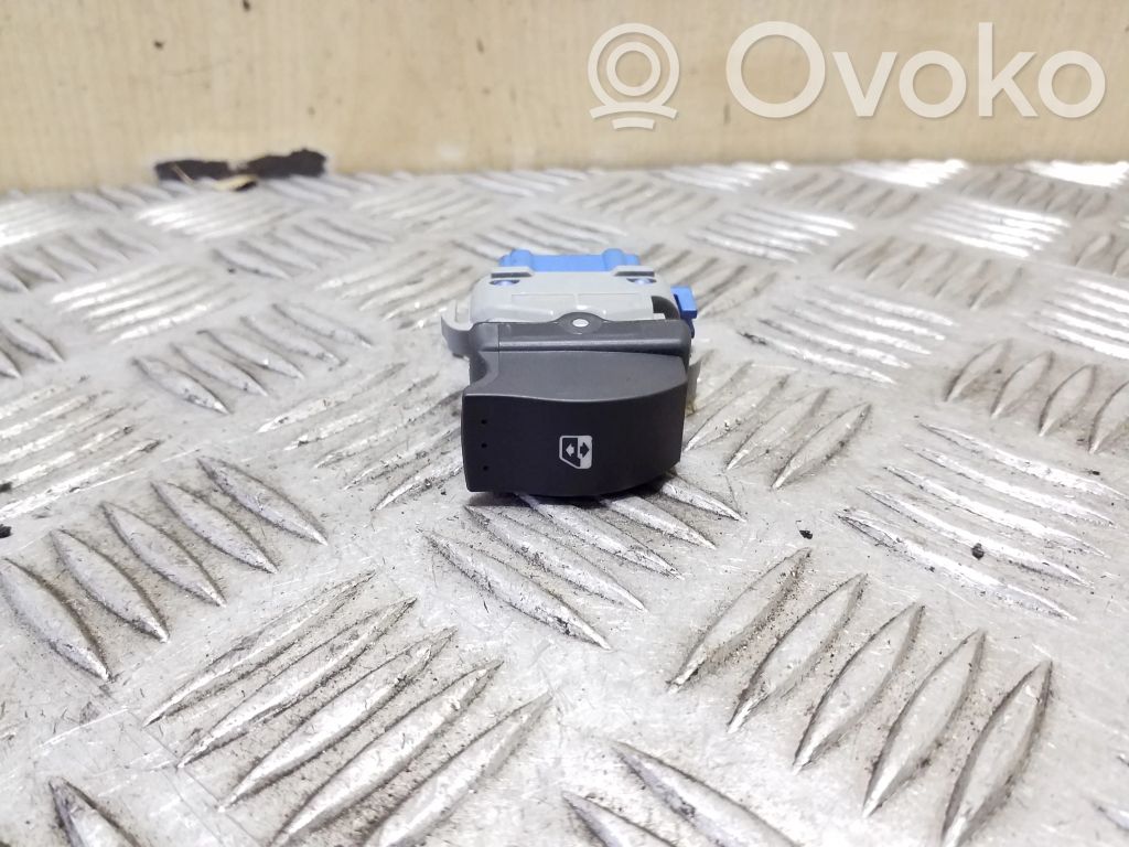 Renault Master III Electric window control switch 