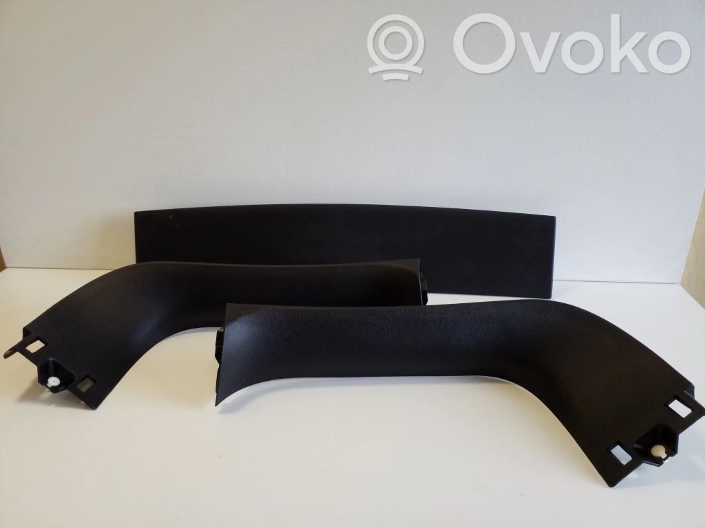 Jeep Cherokee KL Tailgate/trunk upper cover trim 