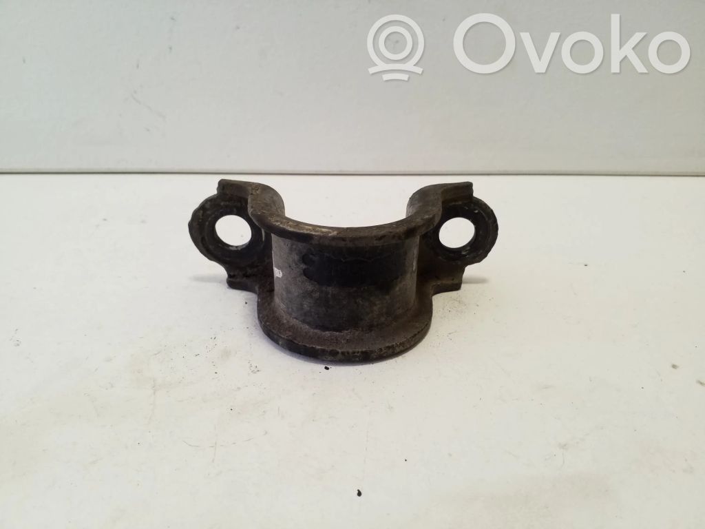 Mocowanie stabilizatora osi przedniej   2H0411063