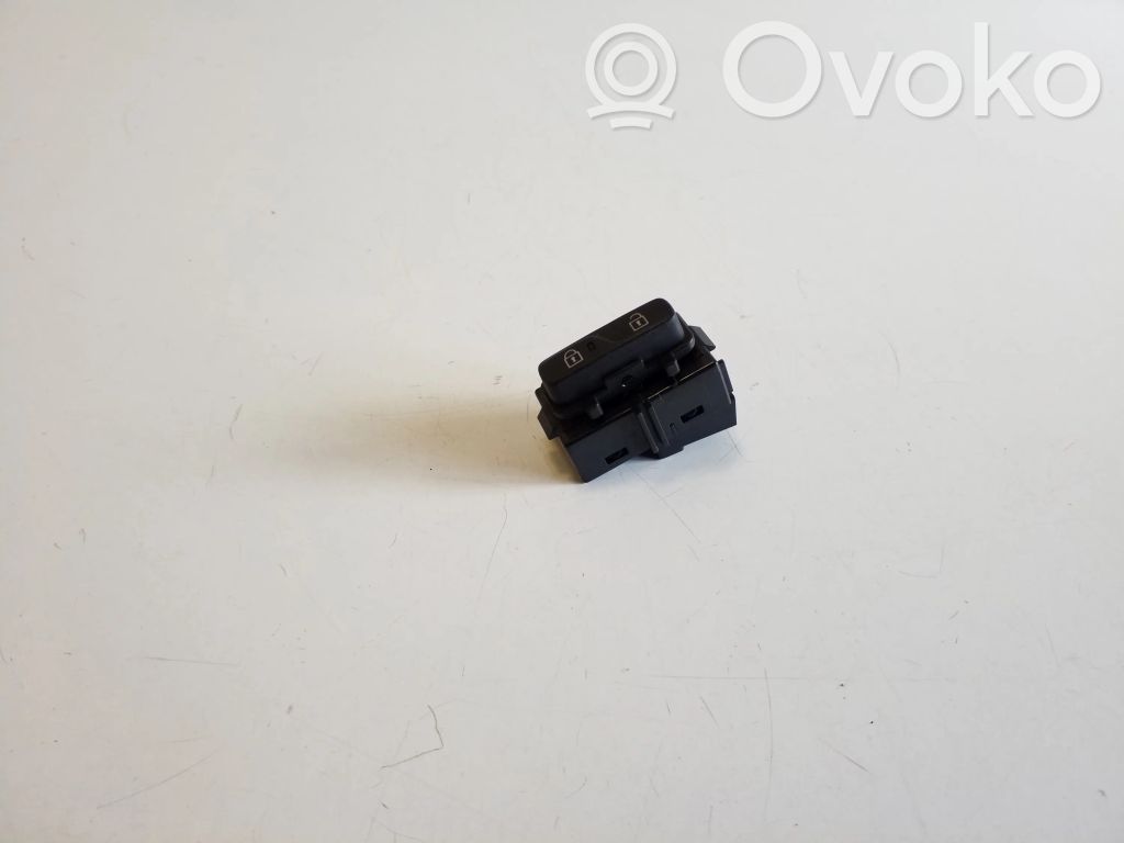 Volvo V40 Cross country Central locking switch button 
