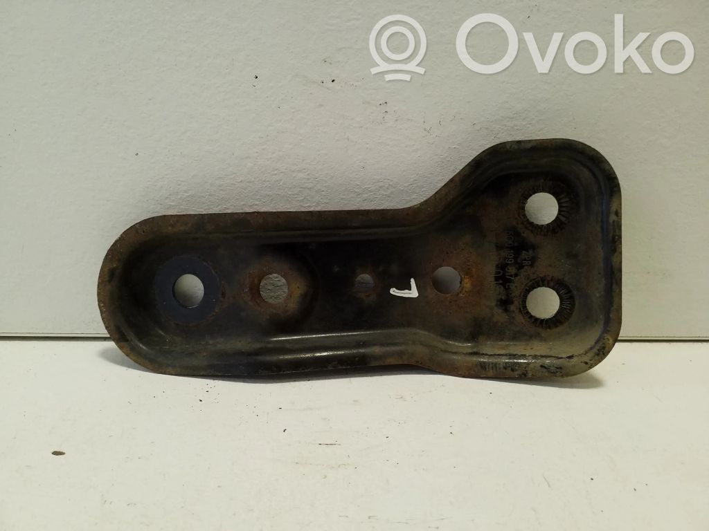 Altra parte della sospensione anteriore   5Q0199517E