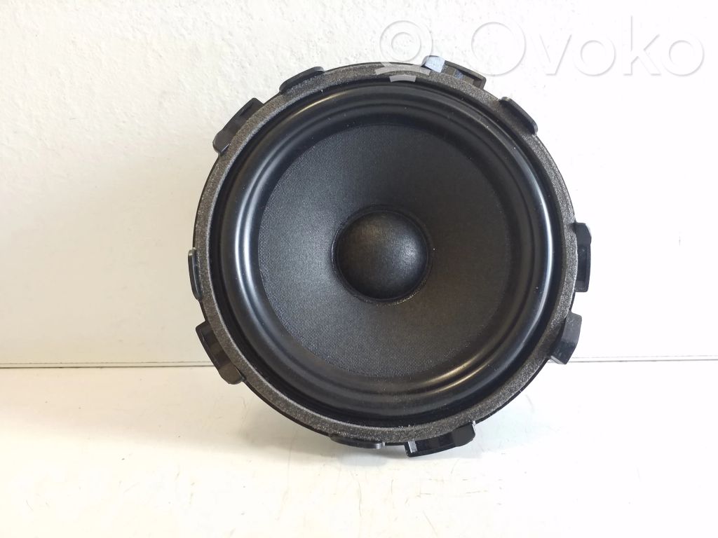Mercedes-Benz GLC C254 Enceinte de porte arrière