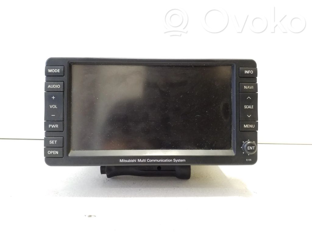 Mitsubishi Outlander Radio/CD/DVD/GPS head unit 