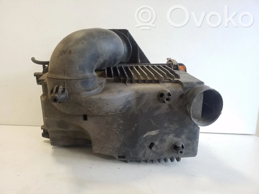 Mazda 6 Air filter box 