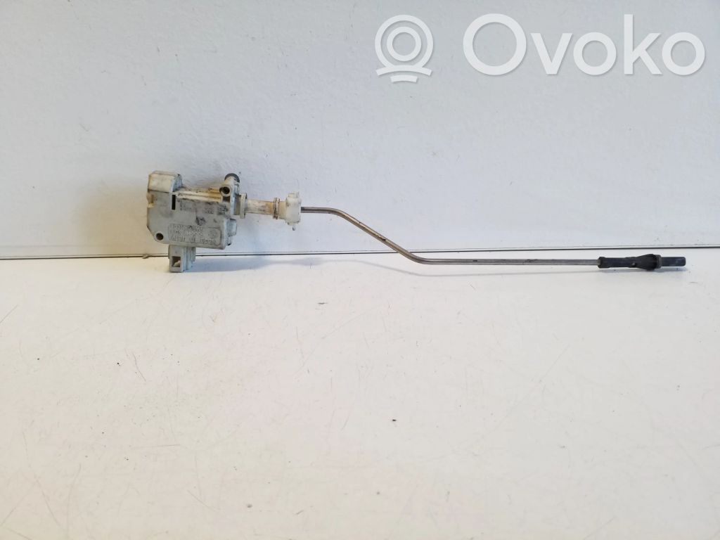 Volkswagen PASSAT B6 Motorino del tappo del serbatoio del carburante