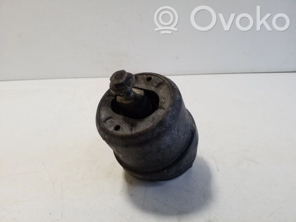 Volkswagen Transporter - Caravelle T4 Engine mount bracket 