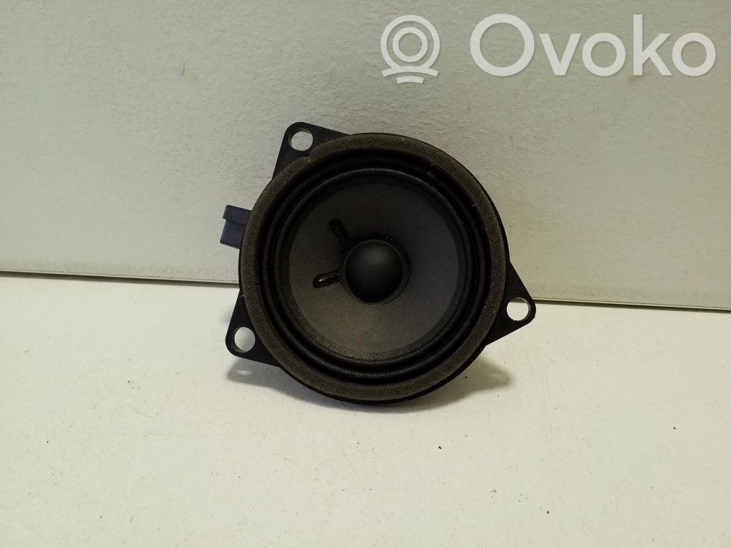 Etuoven kaiutin   31438477