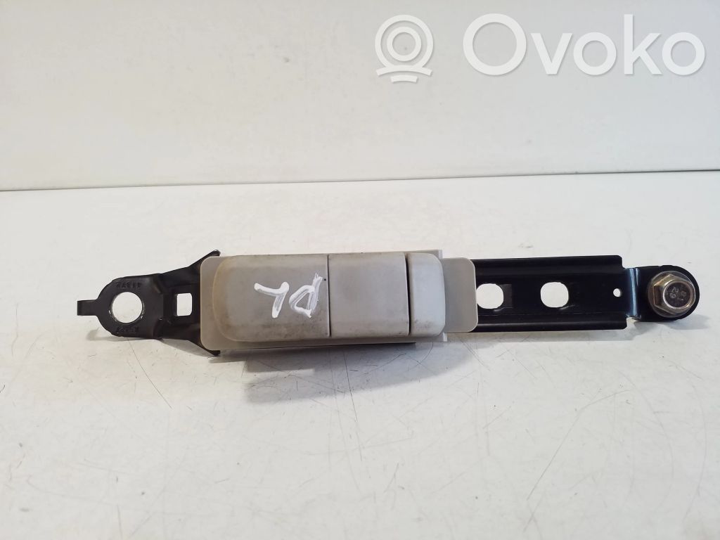 Nissan X-Trail T32 Seat belt adjustment rail 