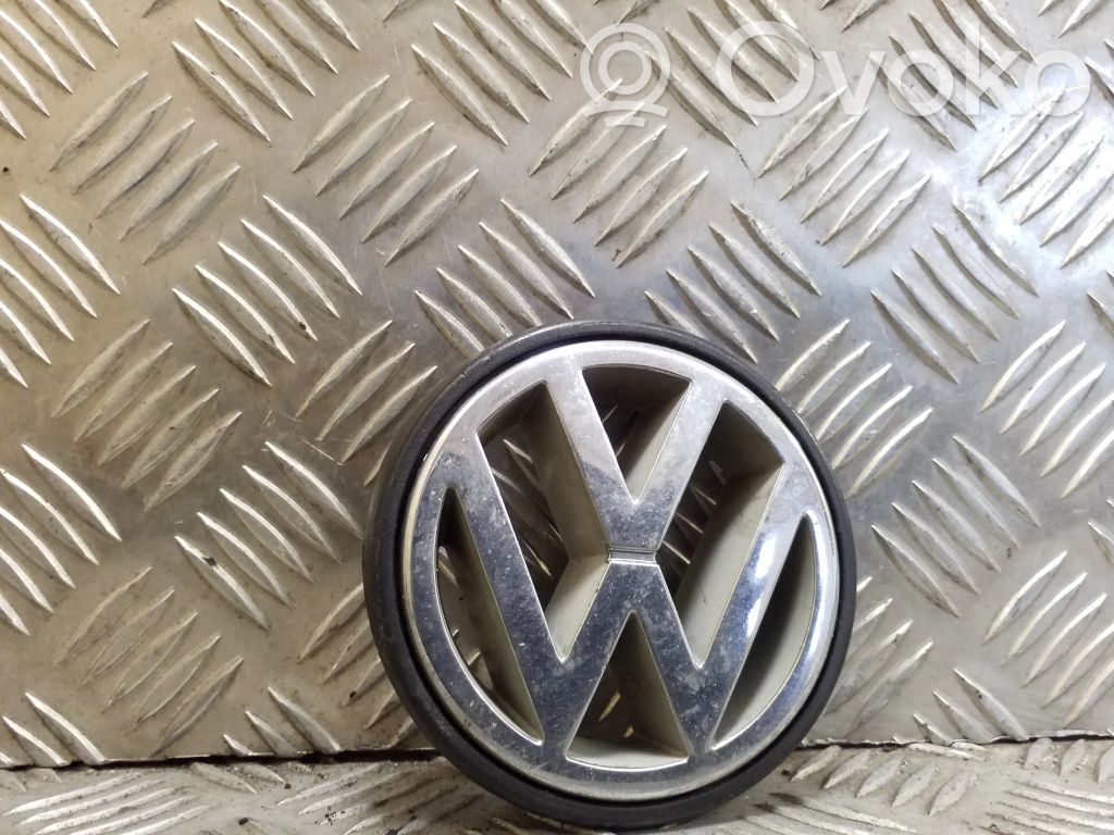 Volkswagen PASSAT B4 Emblemat / Znaczek 